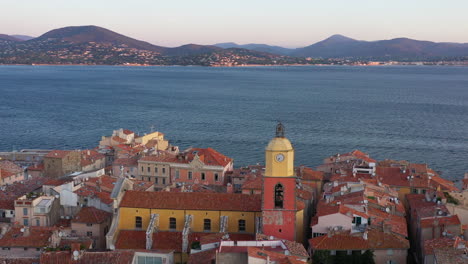 Kirche-Von-Saint-Tropez-Luftaufnahme-Notre-Dame-De-L&#39;Assomtion-Var-Sonnenaufgang-Frankreich